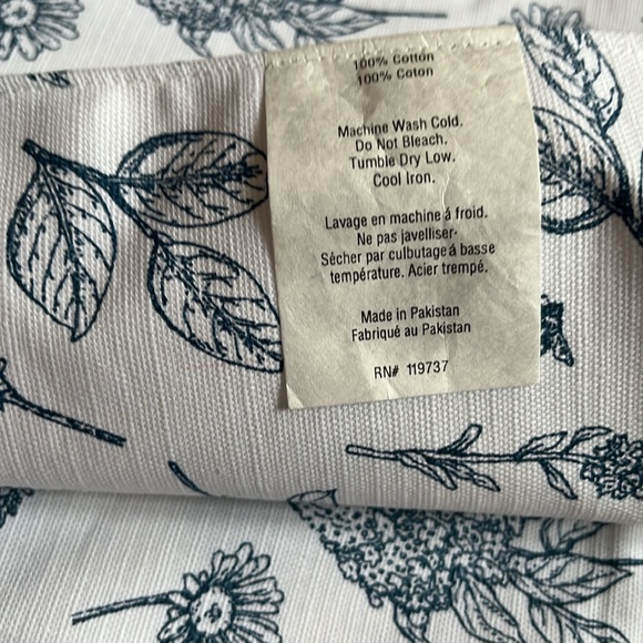 Studio Tamsin 4 piece  spring  collection Placemat set   Nwt - Picture 4 of 7